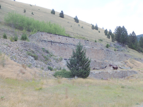 GDMBR: This was an Old Smelter set-up.